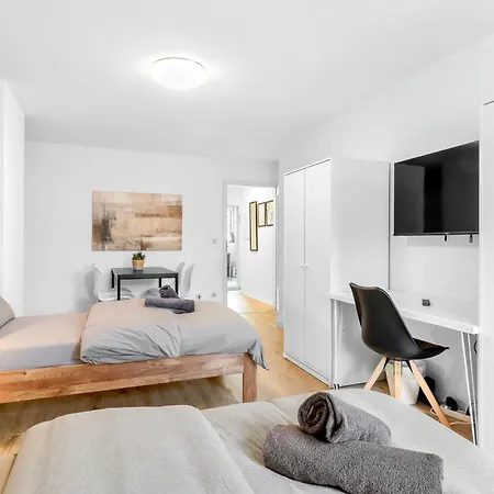 Bege Apartments: Biznest Apartment